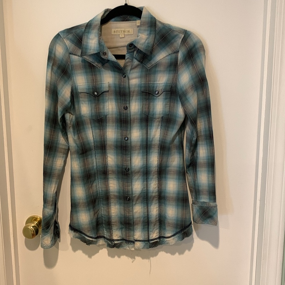 Stetson 100% cotton lined plaid shirt with snap buttons. Fancy stitching. Size S
